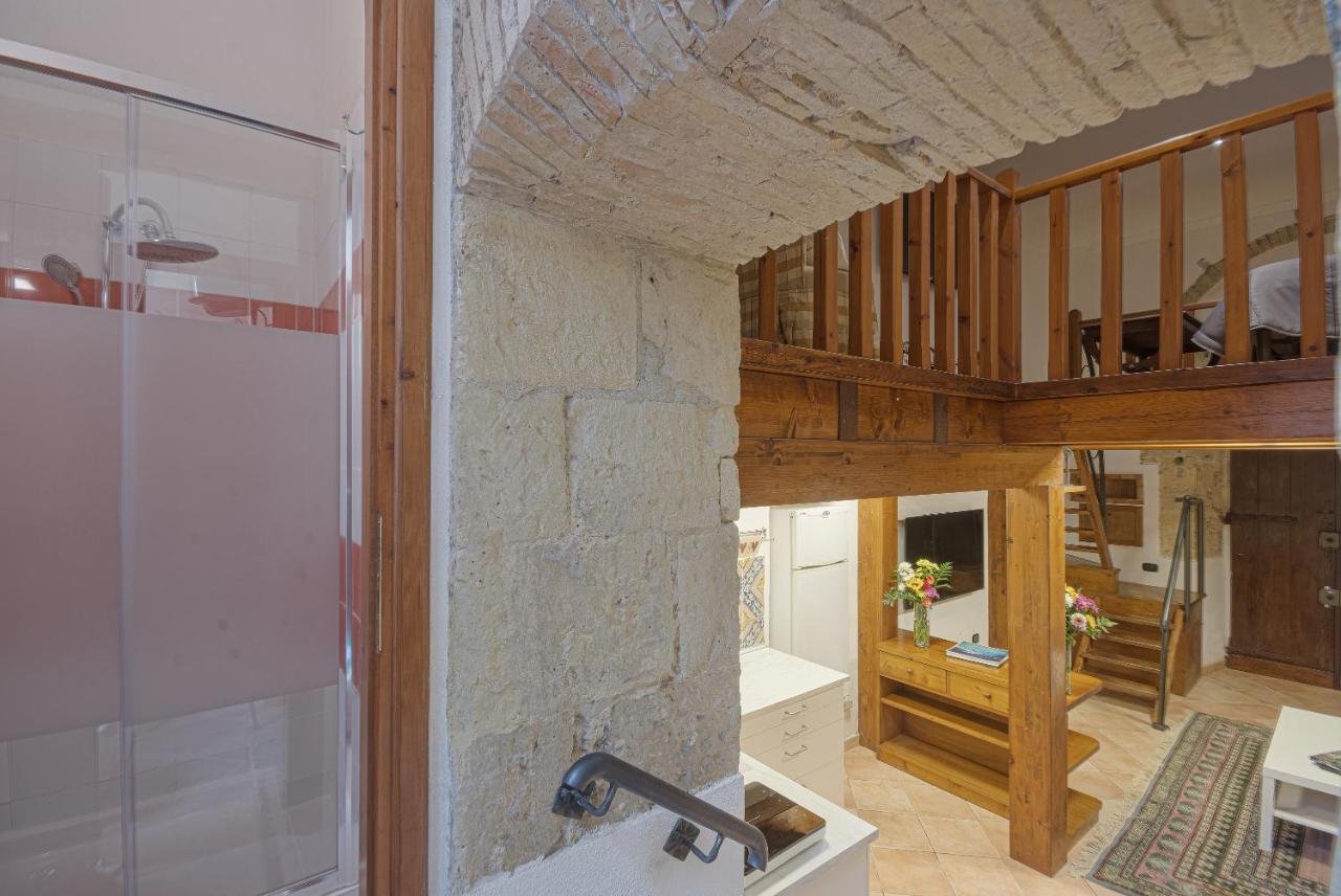 Right House - Small Garden In Old Town - Historical Castle District Cagliari Dış mekan fotoğraf